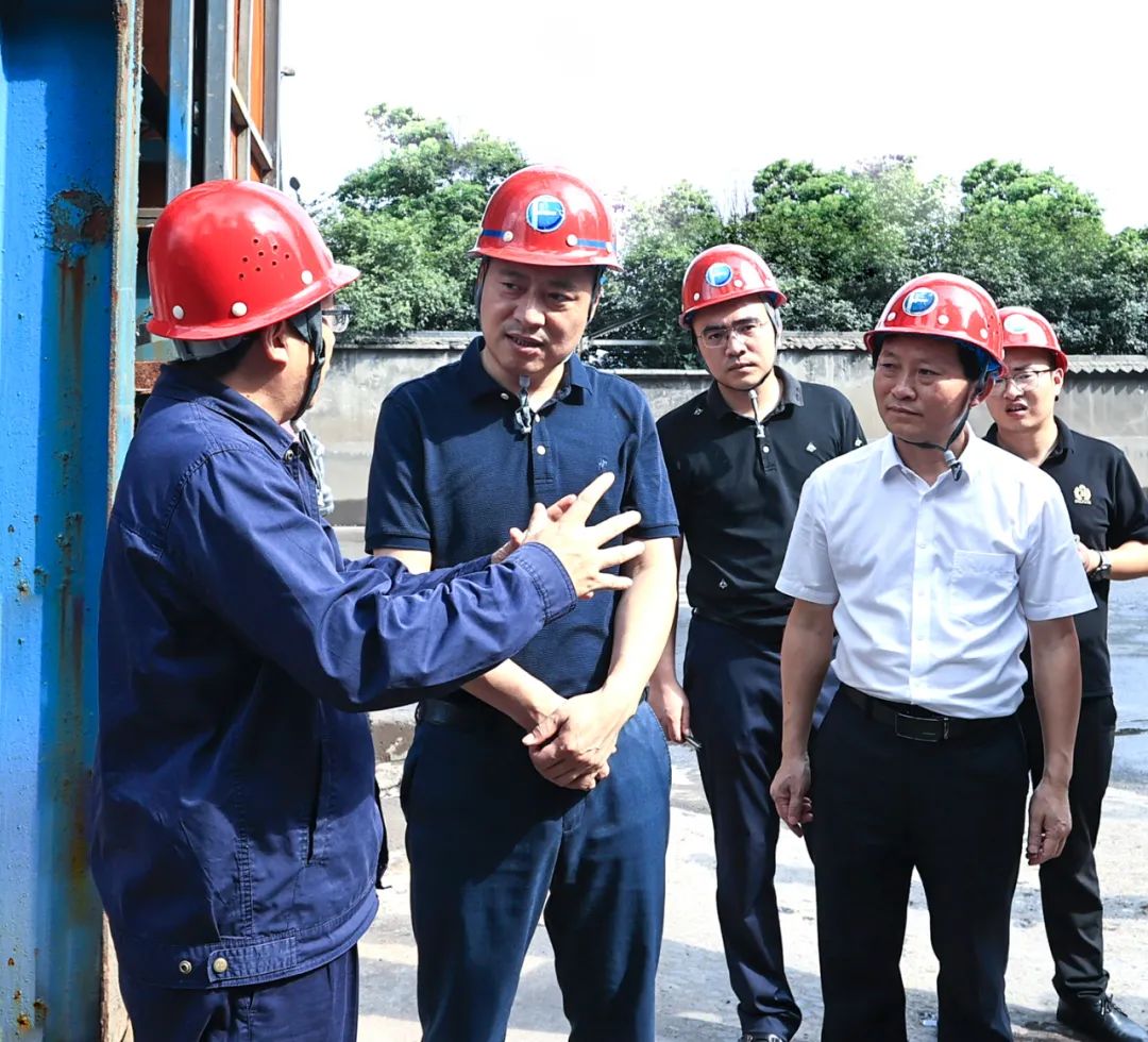 曾宝柱在城区和园区调研